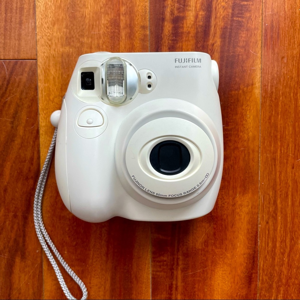 Fujifilm Instax Mini 7S (Japan)